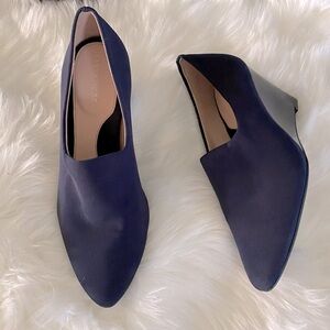 Taryn Rose Yvonne Slip-on Wedge Booties in Blue